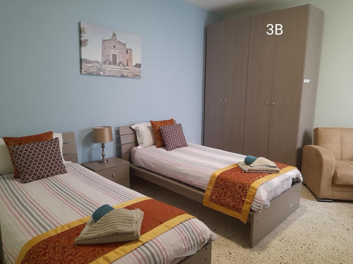 Seabreeze Holiday Guestrooms Сейнт Полс Бей Екстериор снимка