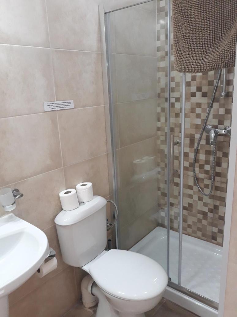 Seabreeze Holiday Guestrooms Сейнт Полс Бей Екстериор снимка